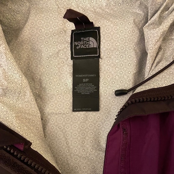 North Face Wind Breaker - Picture 5 of 10